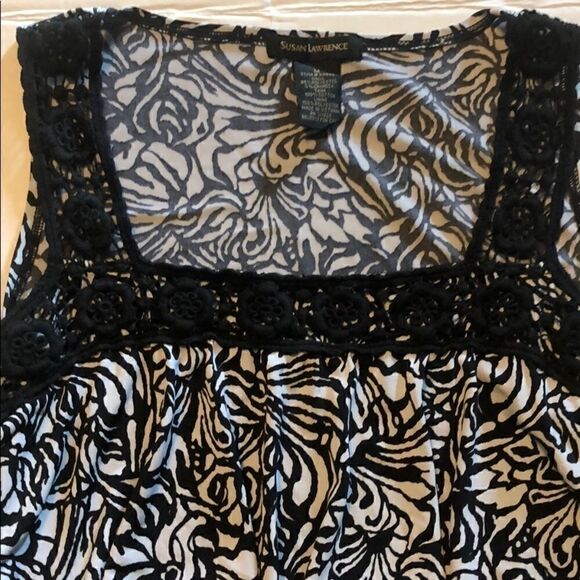 3/$15 Susan Lawrence size medium top - Picture 3 of 5